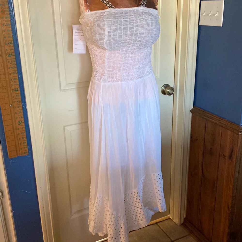 White Diamond, ladies S, strapless with lacy handkerchief hemline NWT